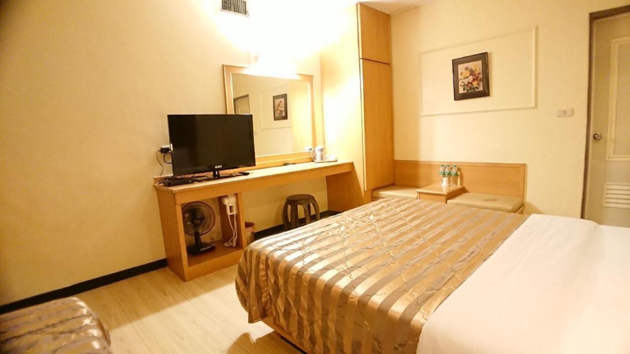 Yes Hotel Chiayi City Dış mekan fotoğraf