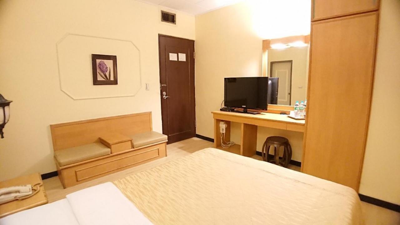 Yes Hotel Chiayi City Dış mekan fotoğraf