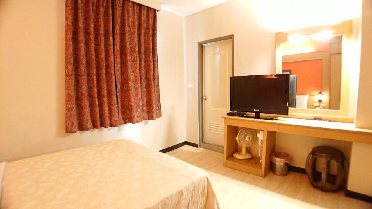 Yes Hotel Chiayi City Dış mekan fotoğraf